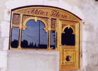 en haute Savoie, centre ville d'Annecy, Création et réalisation atelier de peinture décorative .